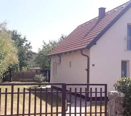 Cs&m Vendeghaz Ferienhaus *